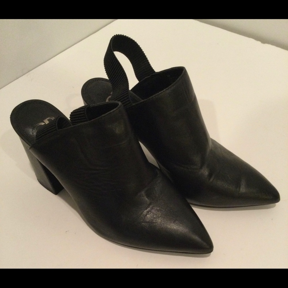 Gianni Bini (Dillard’s) Black Leather Shootie 8M